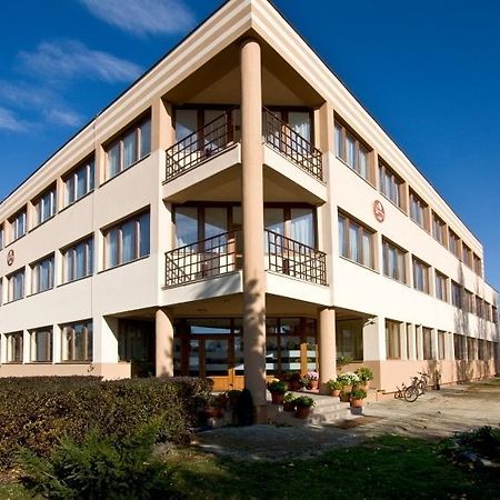 Celldömölk Vasvirag Hotel المظهر الخارجي الصورة
