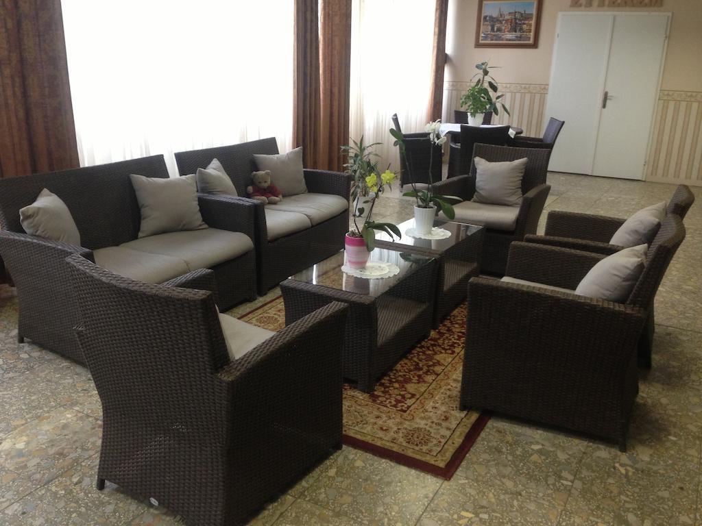 Celldömölk Vasvirag Hotel المظهر الخارجي الصورة